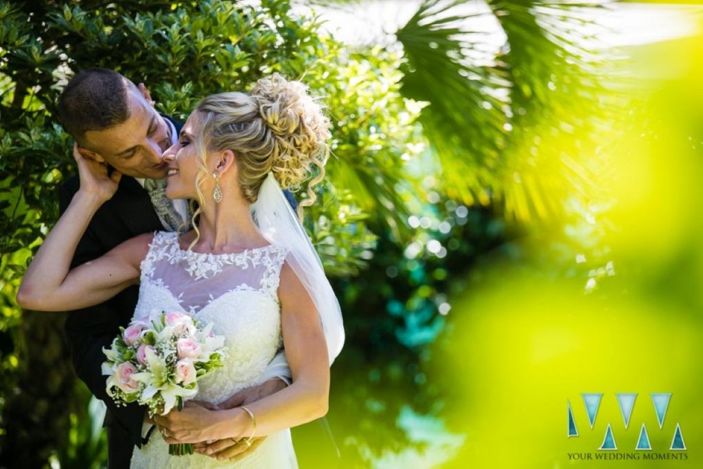 The Dell Gibraltar Wedding bride and bouquet