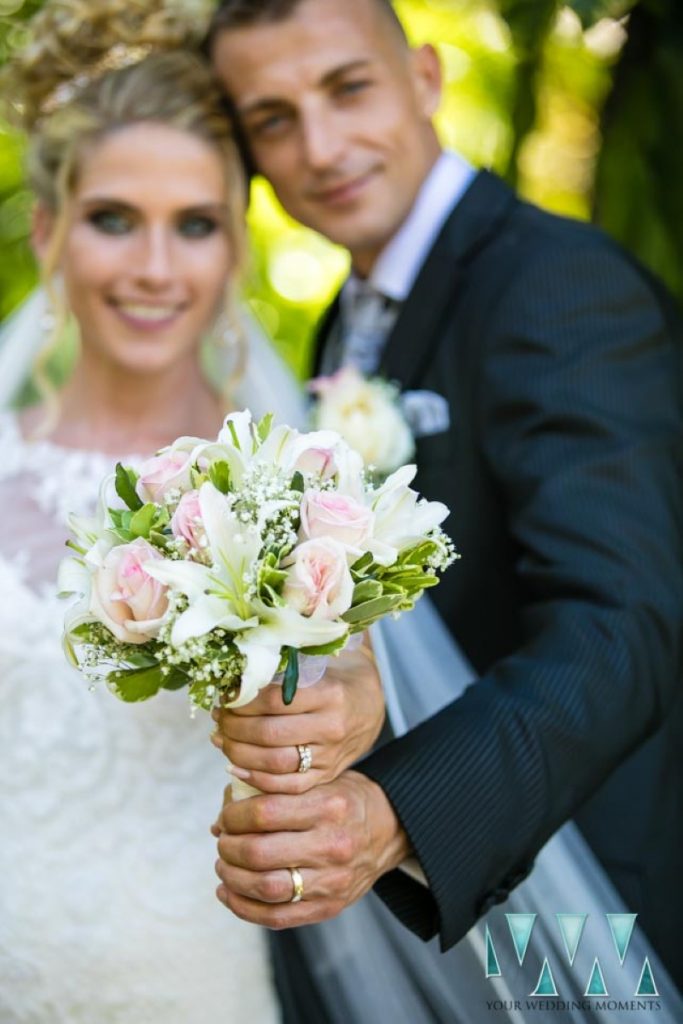 The Dell Gibraltar Wedding rings and bouquet