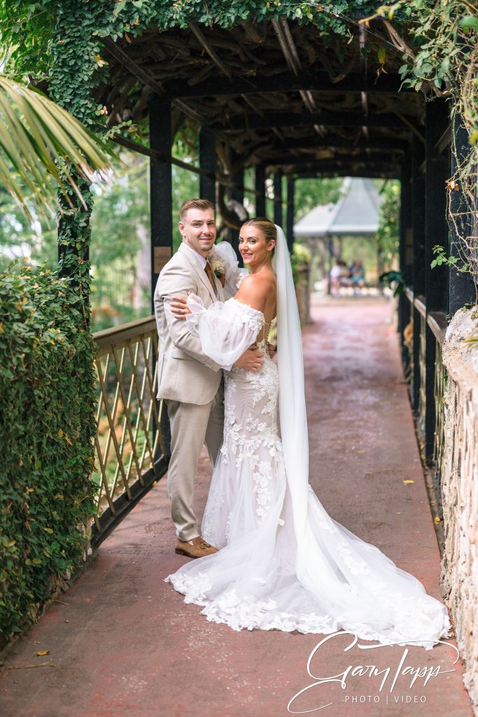 Bride and groom in the alameda open air theatre